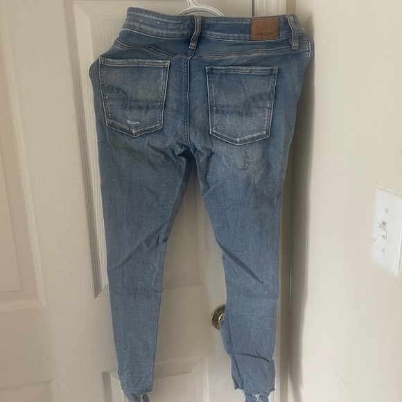American Eagle ripped super stretch size 4 short jeans - Picture 2 of 4